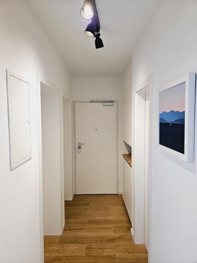 Apartman At Glance