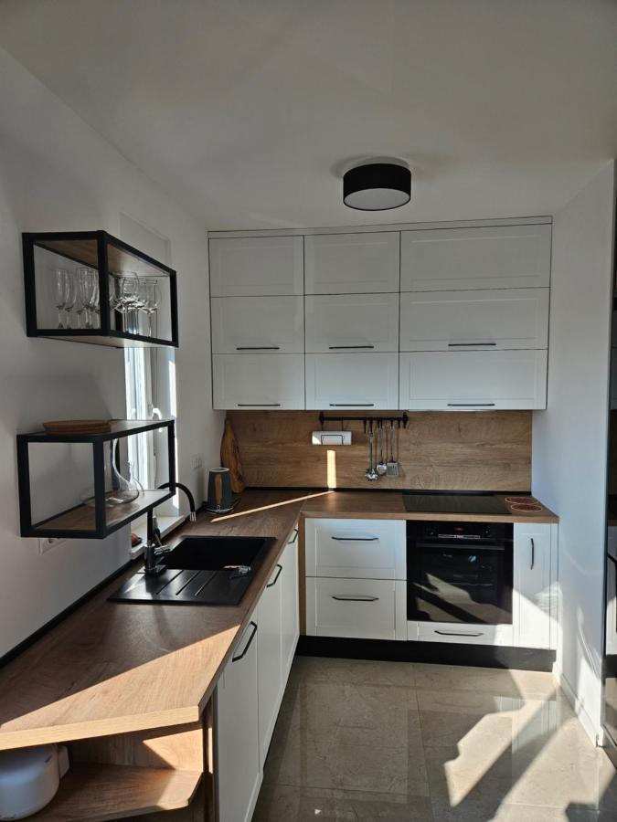 Apartman At Glance *